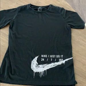 Nike T-shirt